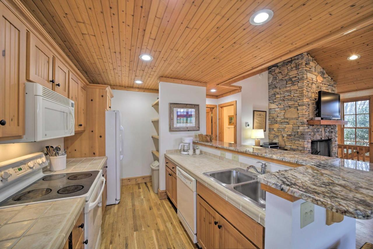 Woodsy Smoky Mtn Hideaway With Grill And Views! Villa Cashiers Exterior foto