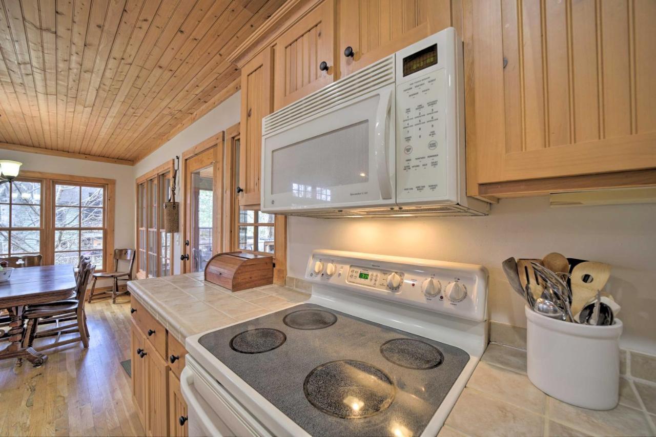 Woodsy Smoky Mtn Hideaway With Grill And Views! Villa Cashiers Exterior foto